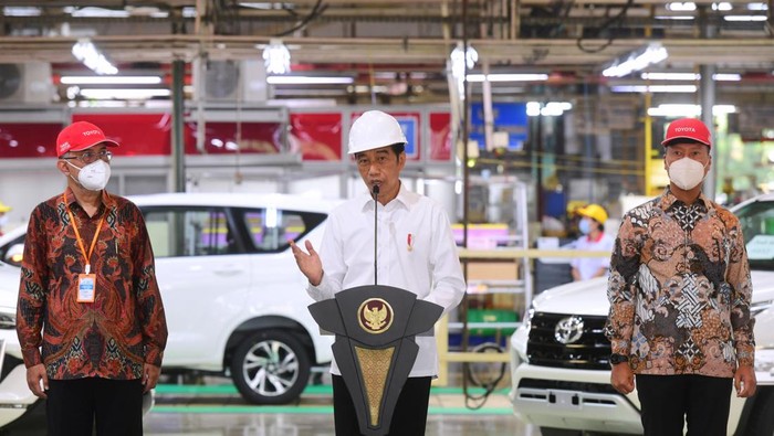 Jokowi Lepas Toyota Fortuner Produksi Karawang ke Australia